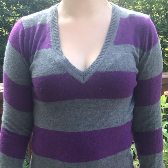 Striped Gap Sweater - Picture 3 of 4